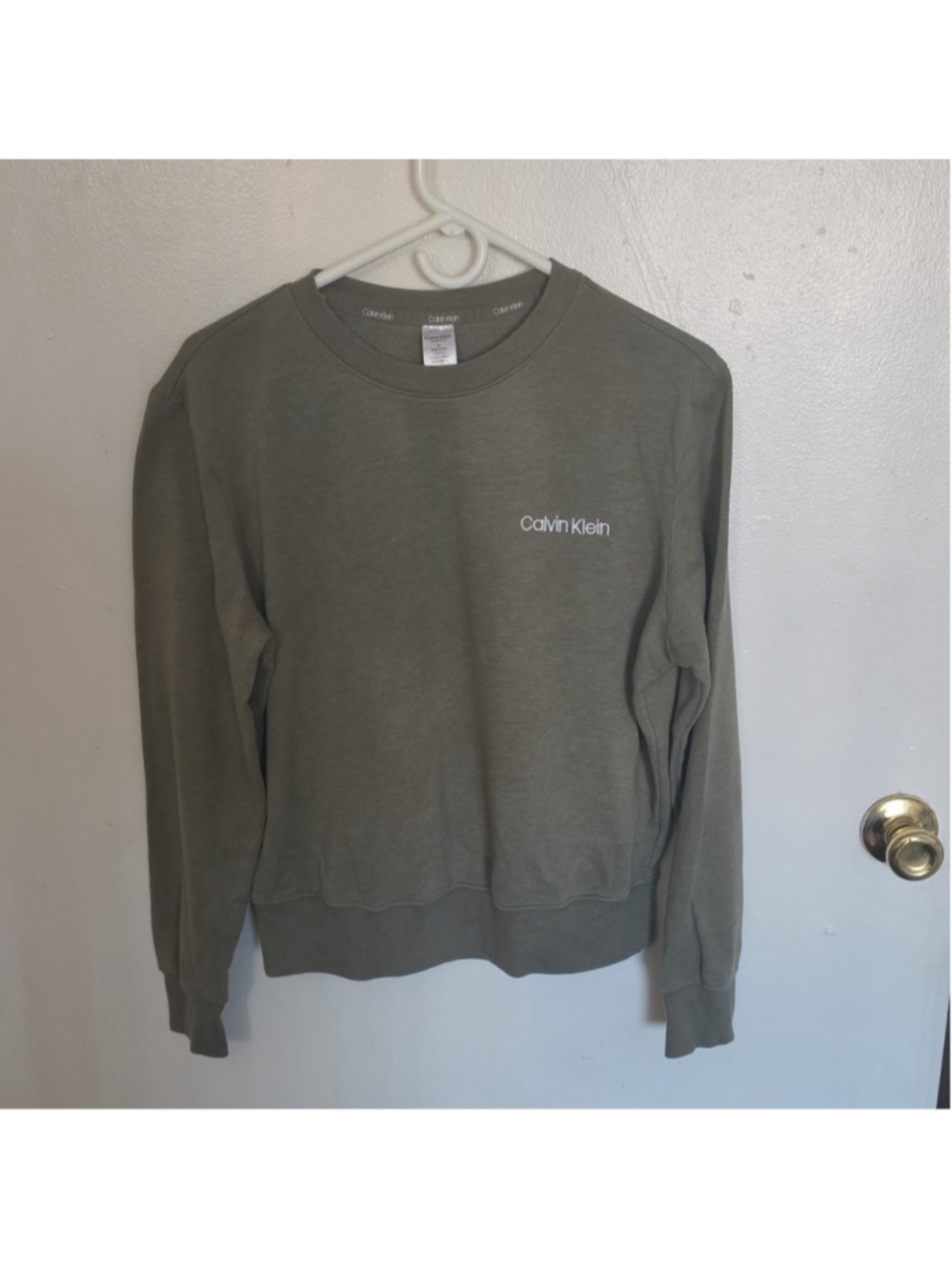 Calvin Klein Olive Green Sweatshirt – Minimal Logo Crewneck size M